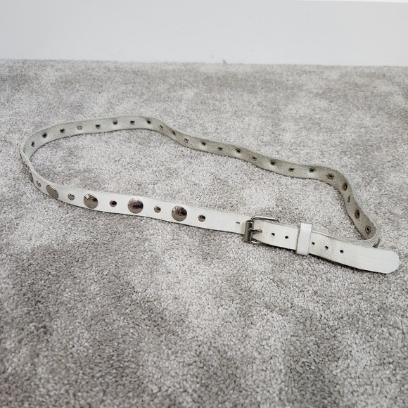 White Leather Silver Circle Studs Studded Belt Fits Large 2000s Y2K Punk Grunge - Picture 3 of 7